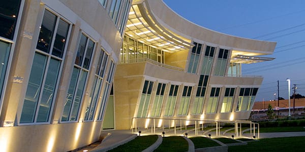 Should have the best experiences in art and science of architecture